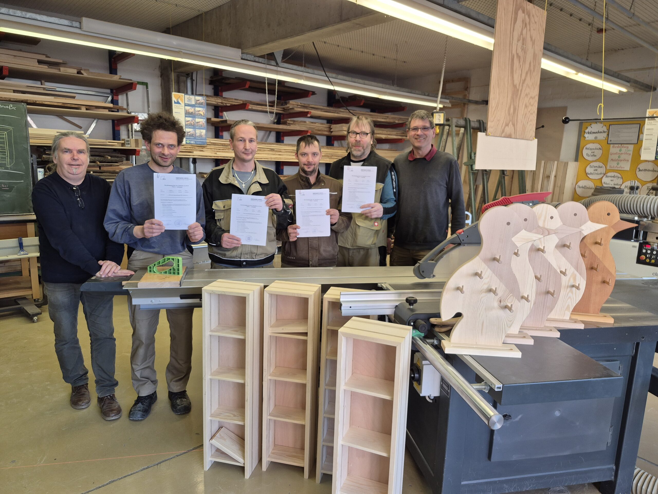 Kompass Leben e.V.: Klienten erfolgreich im Schreiner-Handwerk geschult