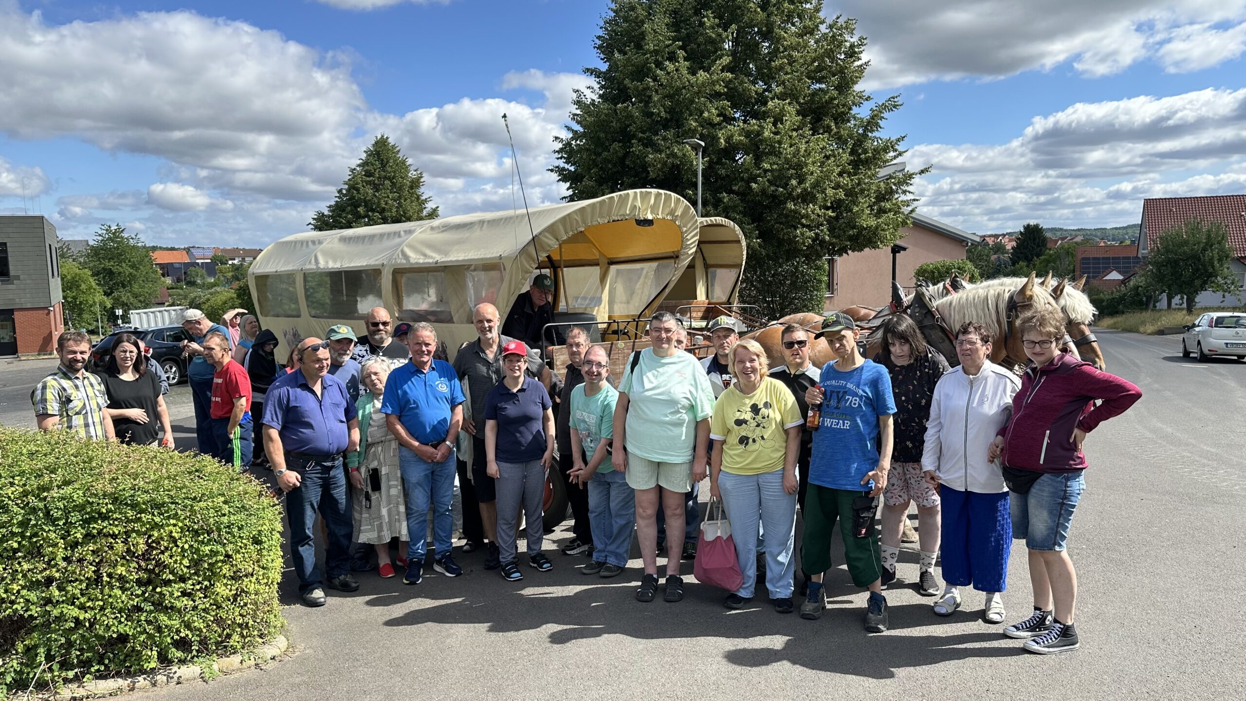 Gemeinschaft steht im Mittelpunkt: Sommerfest bei Kompass Leben e.V.