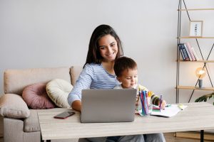 Arbeitsagentur Gießen: Familienkasse informiert online zum Kinderzuschlag